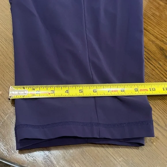 Chico's Zenergy Navy Capri/walking shorts - Picture 4 of 5